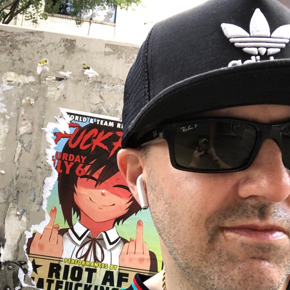 Meet your Posher, Sean - Picture 2 of 3